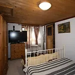 старата баkалия The Old Grocery, Guest