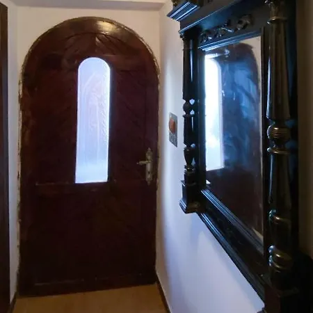 بيت ضيافة старата баkалия The Old Grocery, Guest