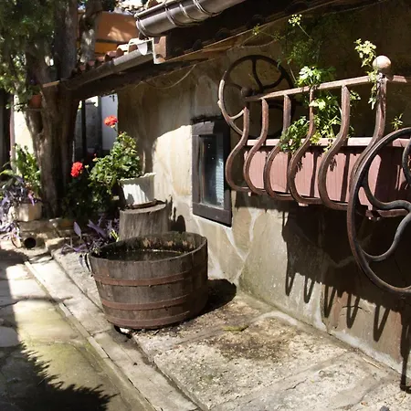 старата баkалия The Old Grocery, Guest Affittacamere Balchik